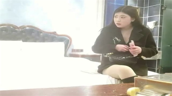 利哥探花 极品女神美臀狂操 猛顶深插爽到翻白眼